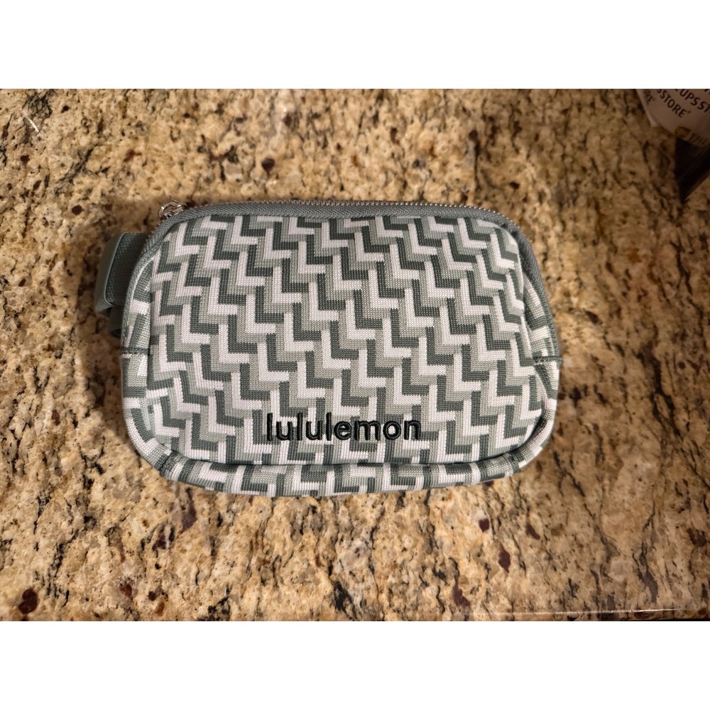 Lululemon Everywhere Beltbag Monogram Knit Eucalyptus Gray Jade Grn NWT $88 MSRP